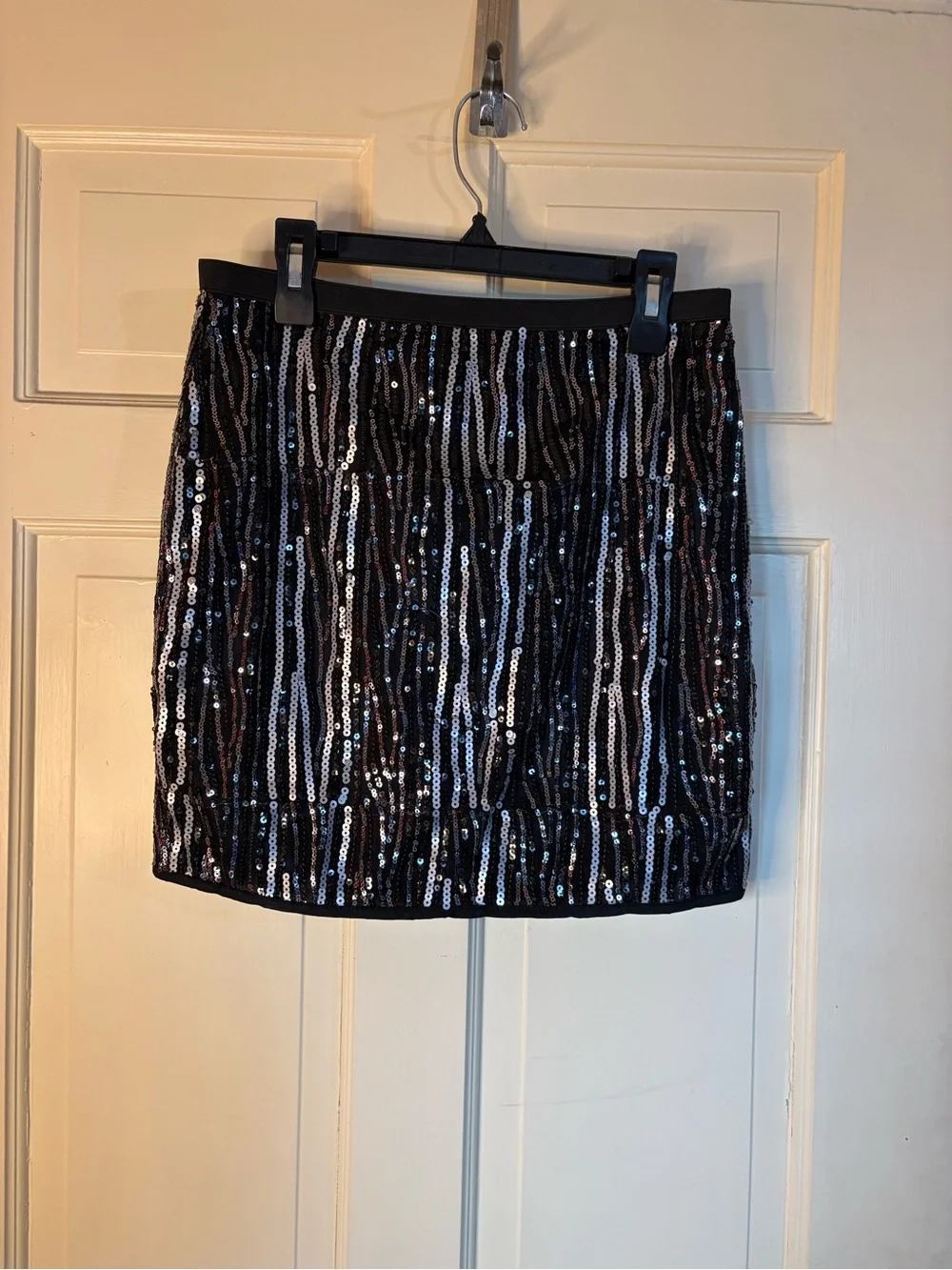 Women’s Black/Silver Sequin Mini Skirt Party Cocktail Sparkly-Size Small New